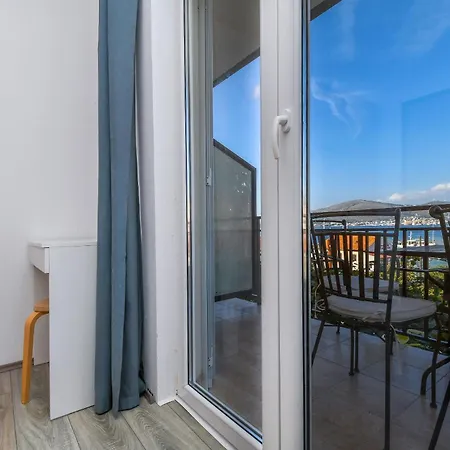 Mara Apartment Trogir